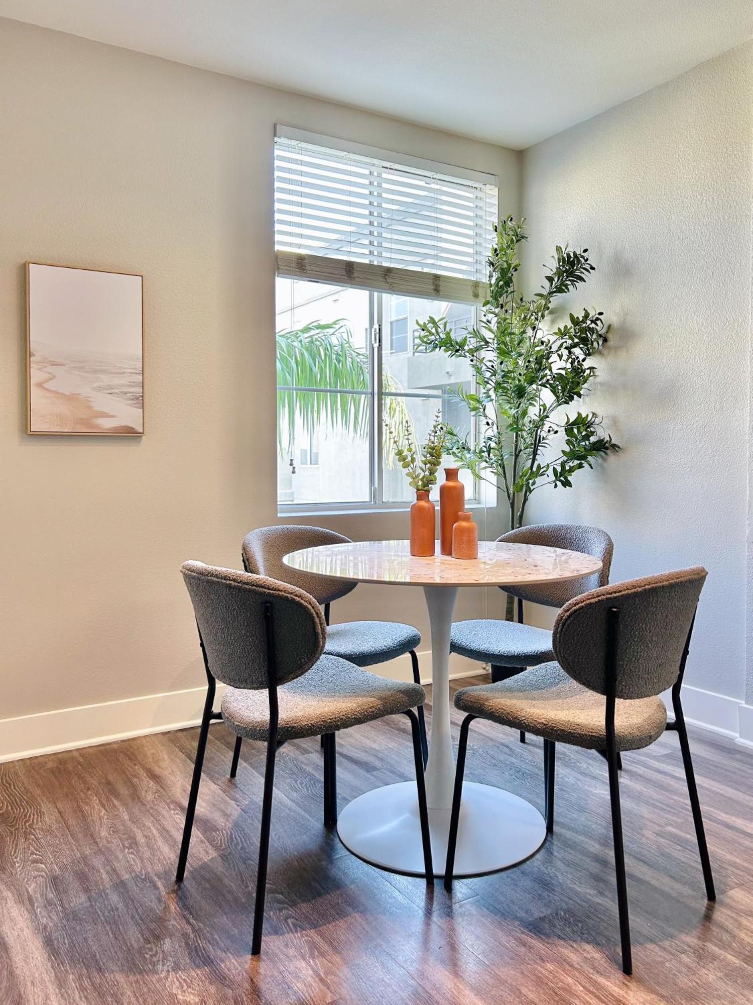 2Bd 2Ba Santa Monica Apartment With Relaxing Pool View Лос Анджелис Екстериор снимка