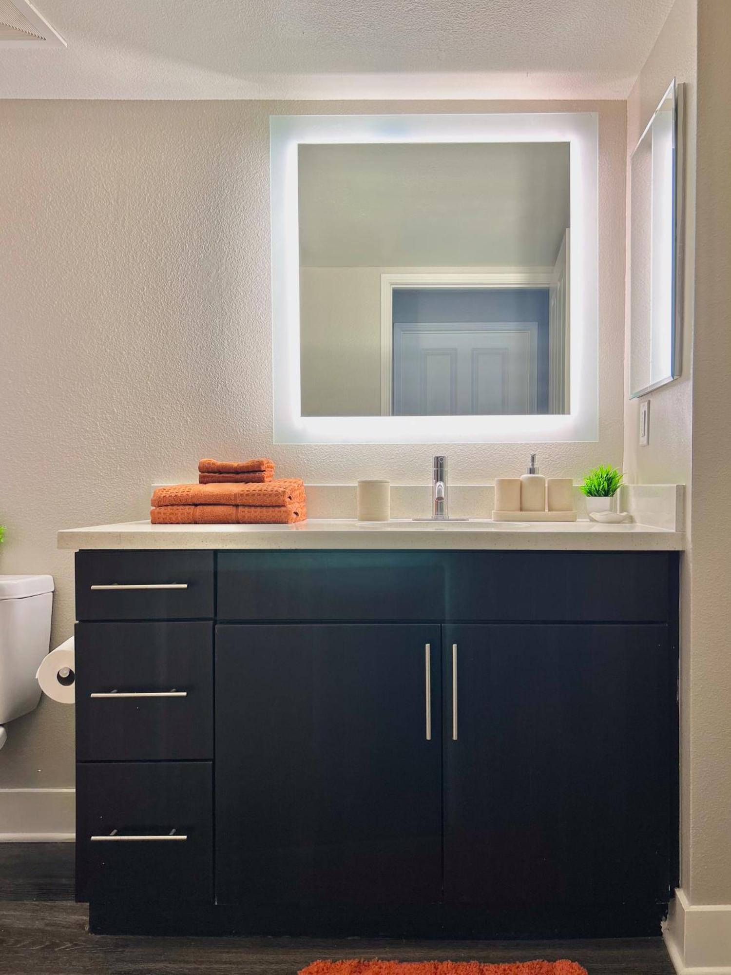 2Bd 2Ba Santa Monica Apartment With Relaxing Pool View Лос Анджелис Екстериор снимка