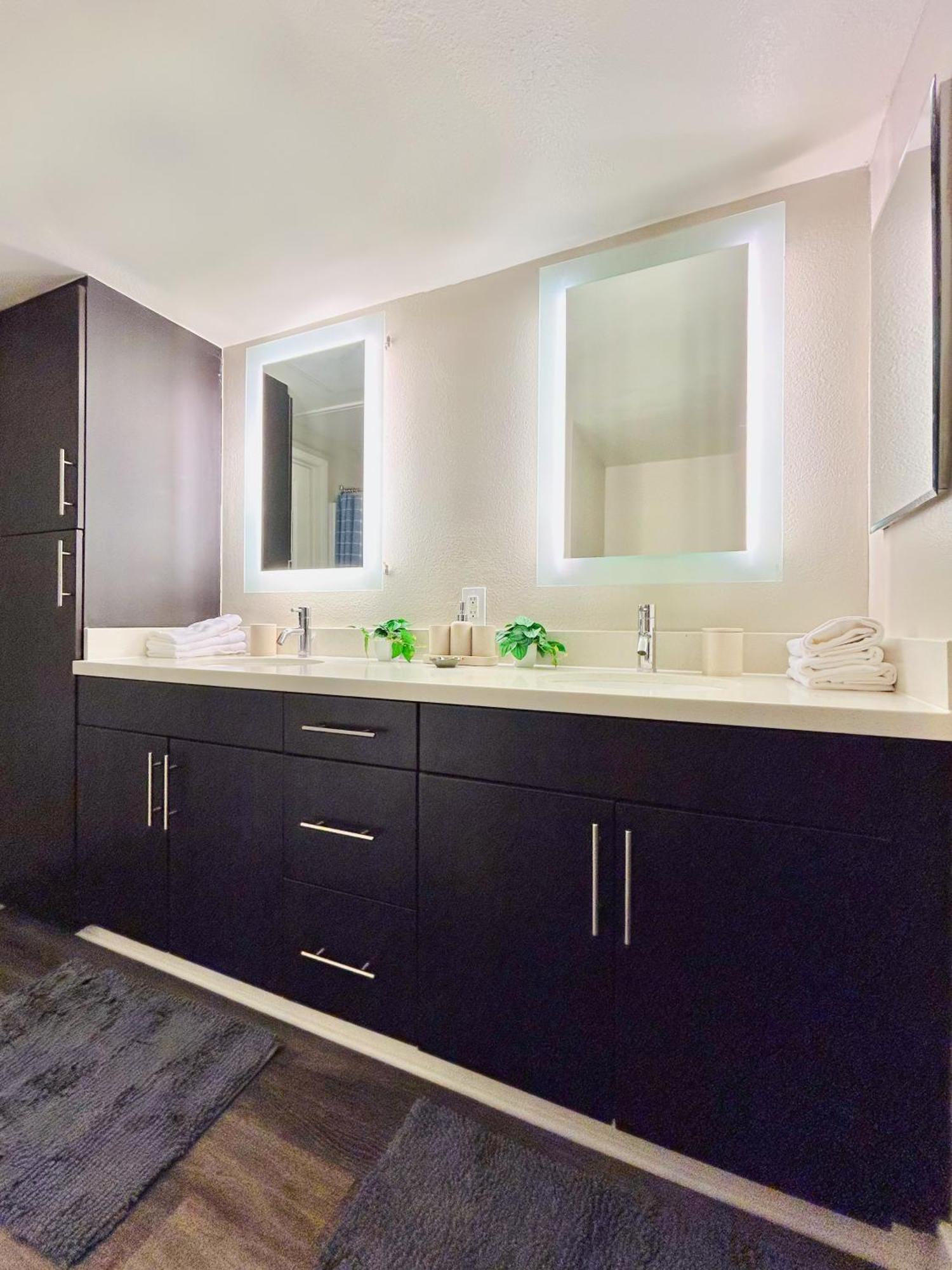 2Bd 2Ba Santa Monica Apartment With Relaxing Pool View Лос Анджелис Екстериор снимка