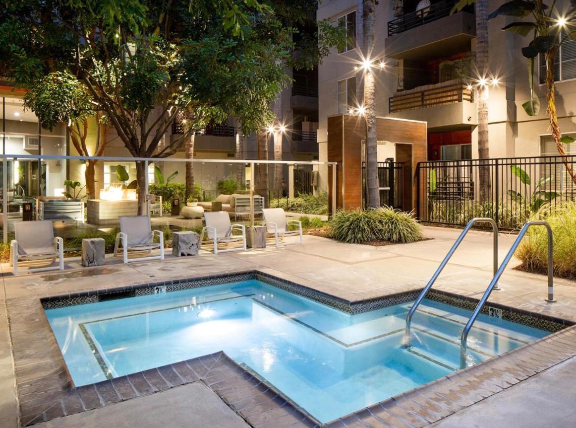 2Bd 2Ba Santa Monica Apartment With Relaxing Pool View Лос Анджелис Екстериор снимка